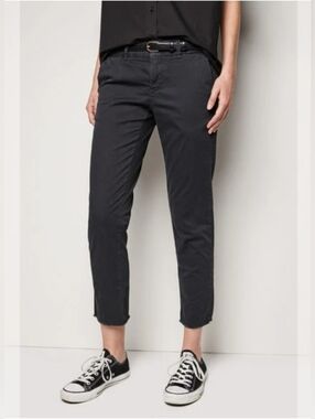 Nili Lotan East Hampton Pants in Washed Black. Size 4